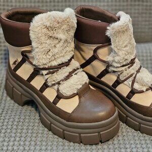 Rocket Dog Size 8.5 Bootie - NWT